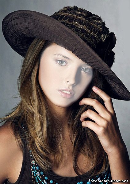 <img
src="http://fotomania.ucoz.net/Shabloni/jenskie/aa25_.jpg"
border="0" alt="" />