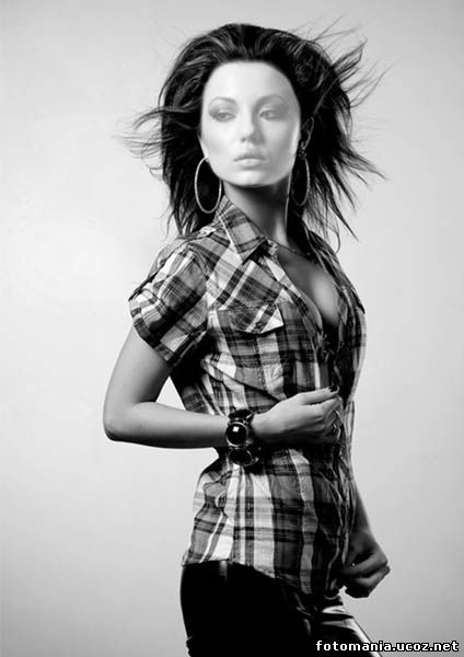 <img
src="http://fotomania.ucoz.net/Shabloni/jenskie/bebi_21_.jpg"
border="0" alt="" />
